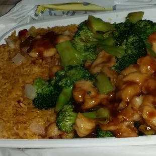 Chckn. N broccoli with pork fried rice combo.yummy!;)