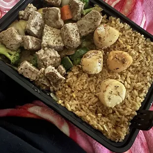New York strip and scallop combo plate