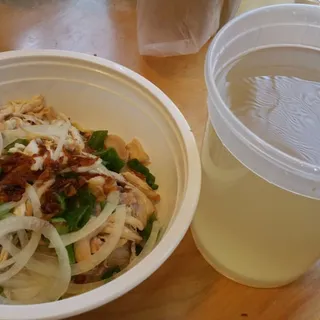 11. HỦ TIẾU GÀ - 黄毛鸡丝汤粉