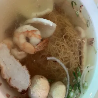 14. HỦ TIẾU HOẶC MÌ HẢI SẢN - 海鲜汤粉或麺