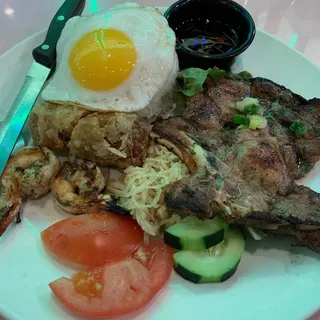 34. Cơm Sườn, Bì, Trứng, Chả Giò, Tôm Nướng - 五色饭