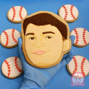 Portrait Cookie Box ($75+) includes one portrait and six mini cookies.
