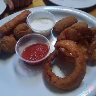 Combo fried appetizer plate.