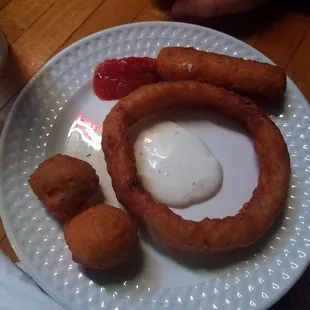 onion rings and ketchup