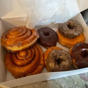 donuts, dough desserts, food