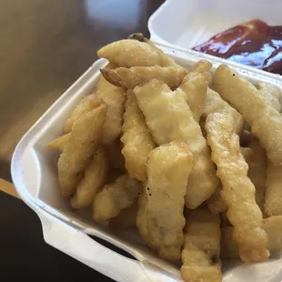 Sysco frozen crinkle cut fries. Nothing special.