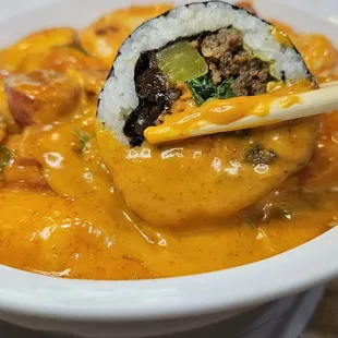 Rose Ttoekbokki,  dipping bulgogi kimbap