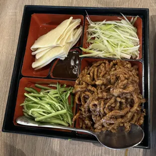 Shredded Pork with Garlic Sauce (served with thin pancakes)