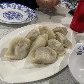 B7. Onion Beef Dumpling