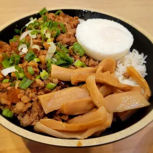 Pork bowl