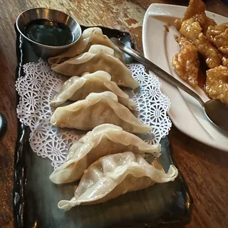 Pork Dumplings (6pc)