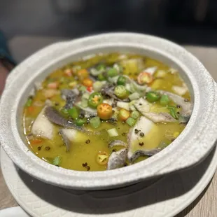 Boiled Live Fish w. Green Szechuan peppercorn Sauce 藤椒活鱼