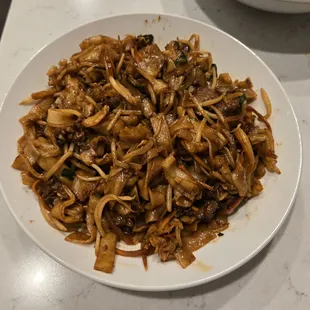 Sliced Beef Fried Flat Noodle in Premier Soy Sauce