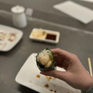 Spicy scallop hand roll