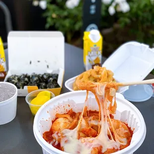 *YUP DDUK* Look at THAT cheese | IG: happyfoodieoc