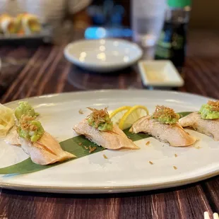 Seared Salmon Belly (4 pc)