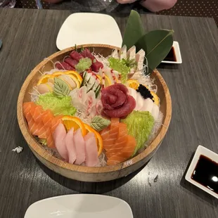 Large Sashimi (40 pieces)