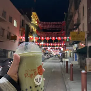 M9. Cold Matcha Latte with boba