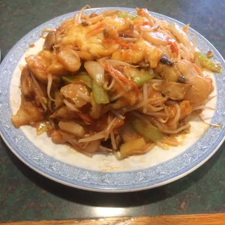 Pineapple Chicken Chow Mein
