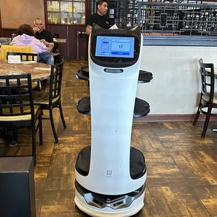 Self serve robot pretty cool