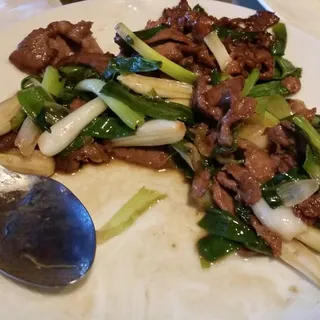 Stir-Fried Lamb with Scallions