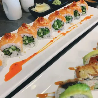 Crunch Garlic Salmon Asparagus Roll