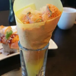 Spicy Scallop Hand Roll