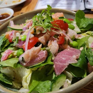 Tuna Tataki Salad