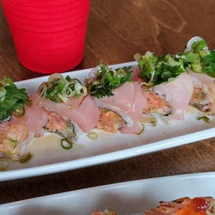 Yellowtail delight roll