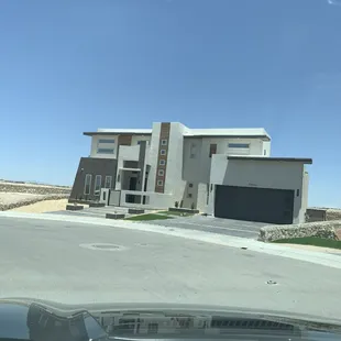 Avoid bidding wars by purchasing a new home in Horizon city. Lots are available by Sanderson homes and icon homes. Call 873-8646