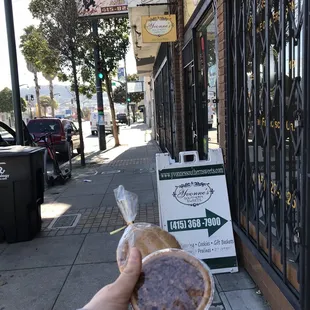 Mini pecan pie and butter cookie next to the shop