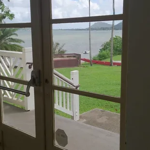 Hall connecting to lawn