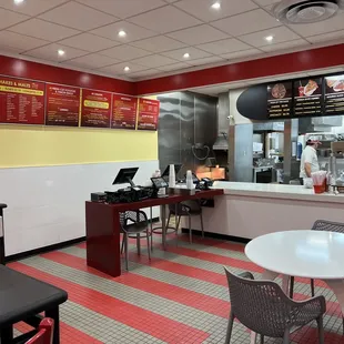 the interior of a fast food restaurant
