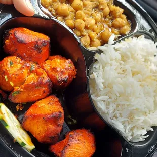 Boneless chicken plate. Comes with bread