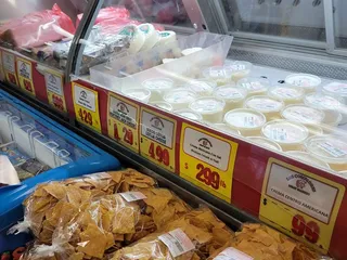 Los Compadres Meat Market