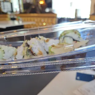 Cutie to go container for the sushi~