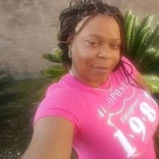 Tracey S.