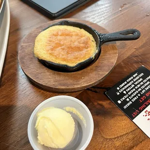 Omg...when he automatically brought this cornbread out, I was sure I'd gone to heaven.