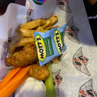 bbq chicken, fried chicken wings, bbq wings, fried chicken, chicken wings and fried chicken, chicken, chicken wings, poultry, food