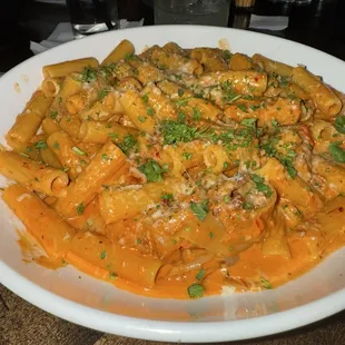 Spicy rigatoni vodka