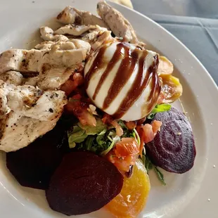 Beet salad with chicken