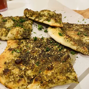 Za&apos;atar pizza