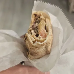 Shawarma de lamb, pdi 3 y la cuenta fue 58$ esta vacio.