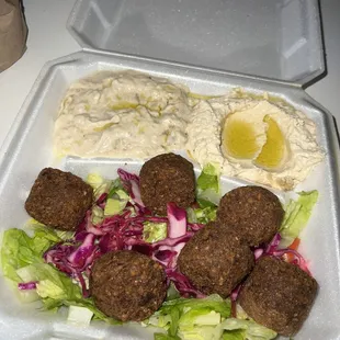 Falafel platter!! Delish