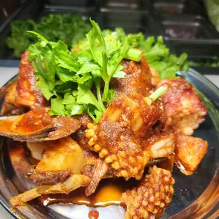 Spicy Garlic Butter Seafood