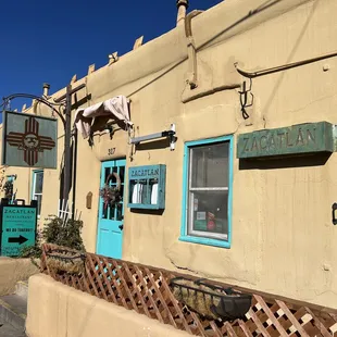 Perfect address:
 317 Aztec St, 
 Santa Fe, NM 87501