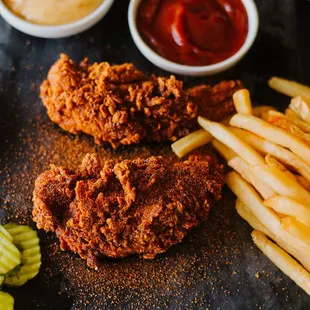 chicken wings and fried chicken, food