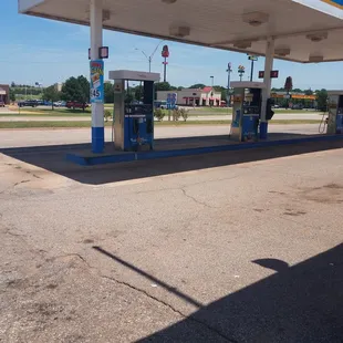 Open parking for trucks and trailers