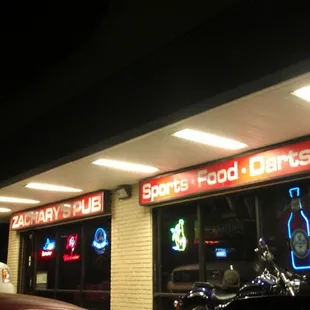 Looks open until you walk up and they tell you they're closed lol