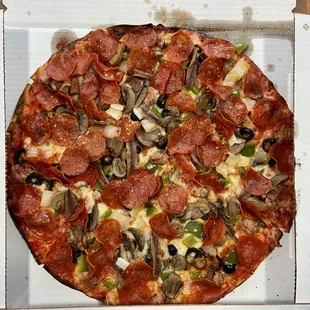 large E everything pizza